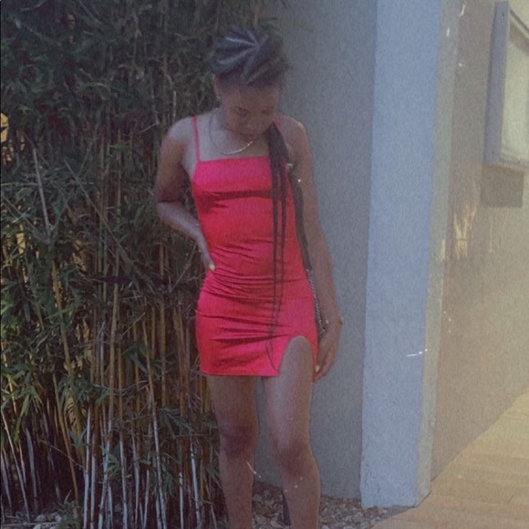 I am selling this beautiful red dress - Picture 3 of 4